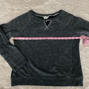 Hard Tail Forever pullover, SIZE MEDIUM, EUC